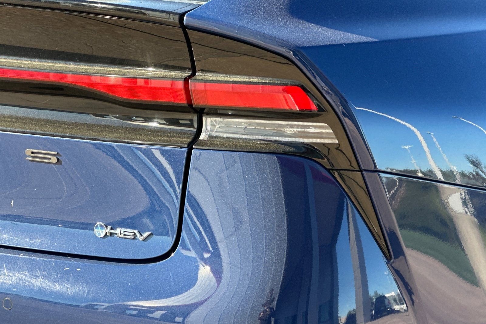 Used 2024 Toyota Prius LE image 33