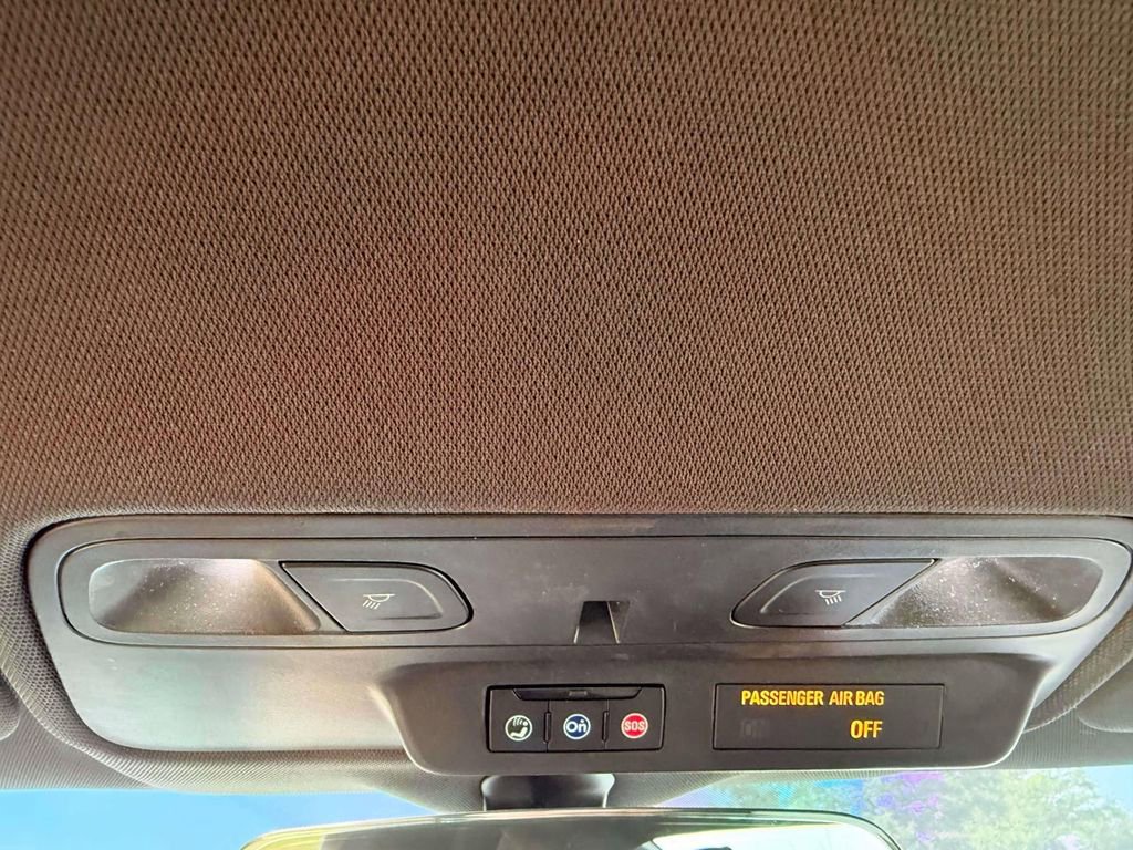 Used 2022 Chevrolet Camaro LT RWD image 21