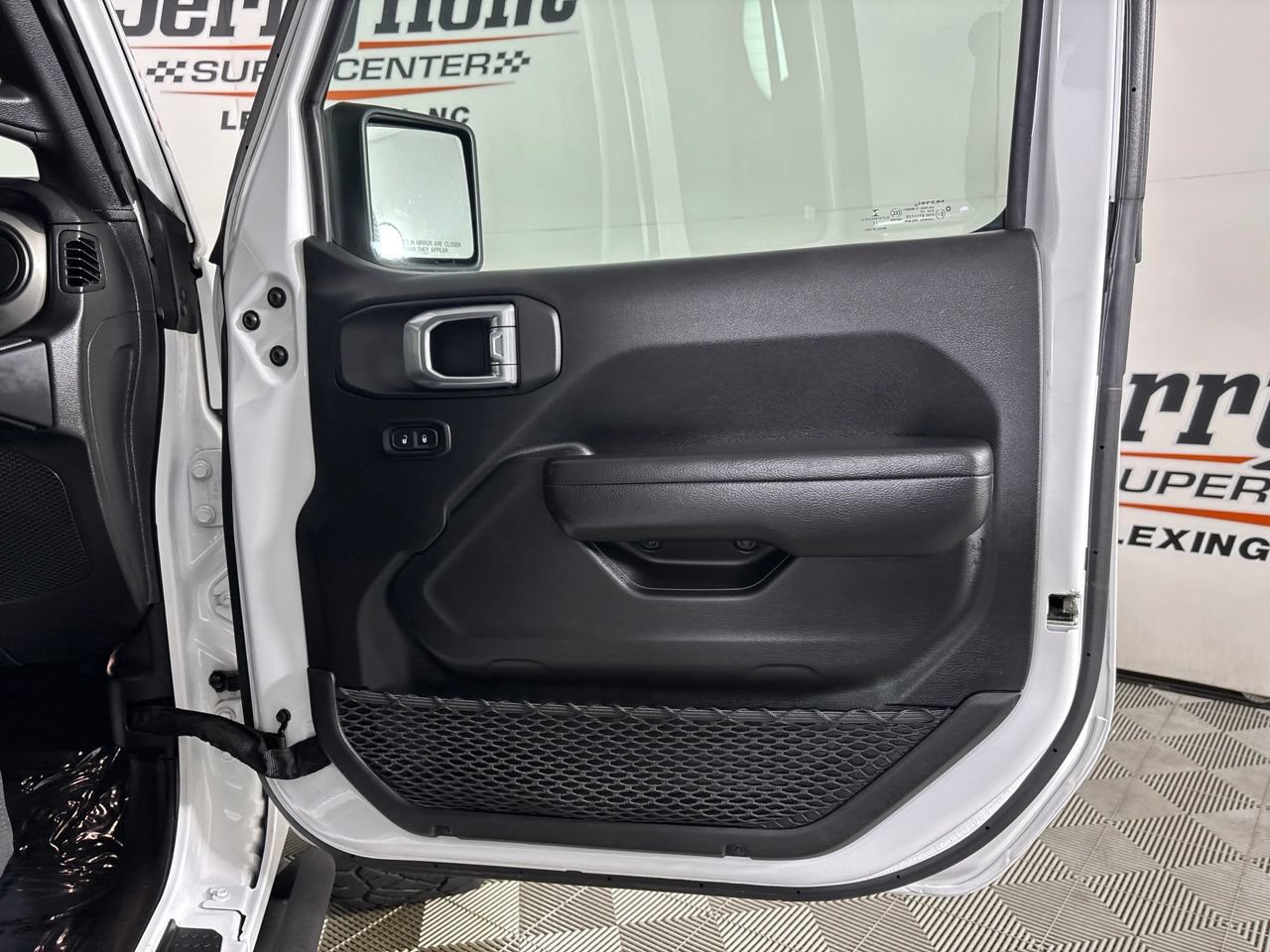 Used 2022 Jeep Gladiator Sport AWD/4WD image 27
