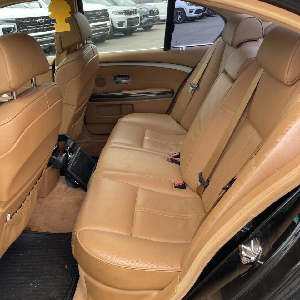 Used 2007 BMW 750i image 19