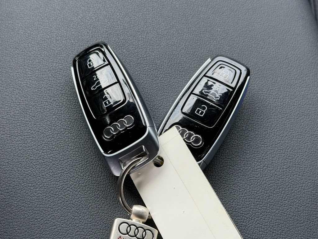 Used 2023 Audi Q7 3.0T Premium Plus AWD/4WD image 21