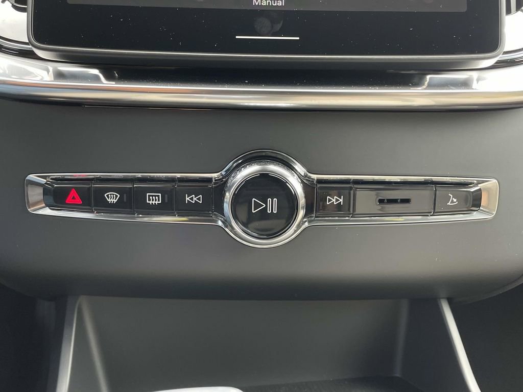 New 2026 Volvo XC90 B5 Core image 22