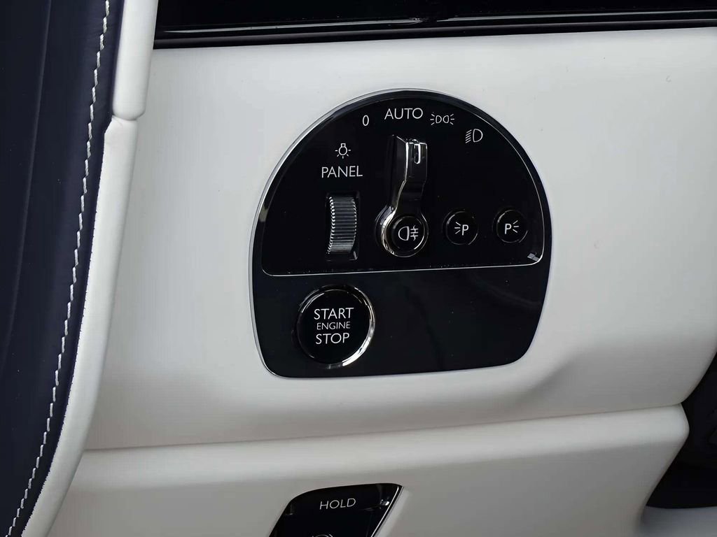 New 2026 Rolls-Royce Cullinan image 13