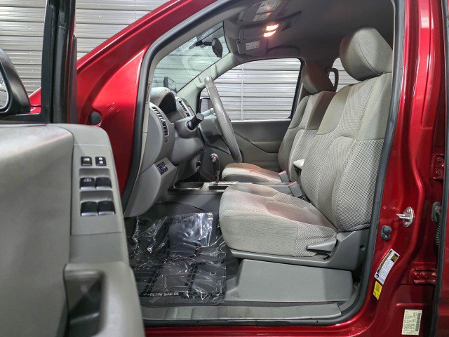 Used 2019 Nissan Frontier SV image 16