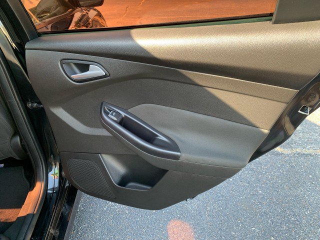 Used 2015 Ford Focus ST FWD image 17