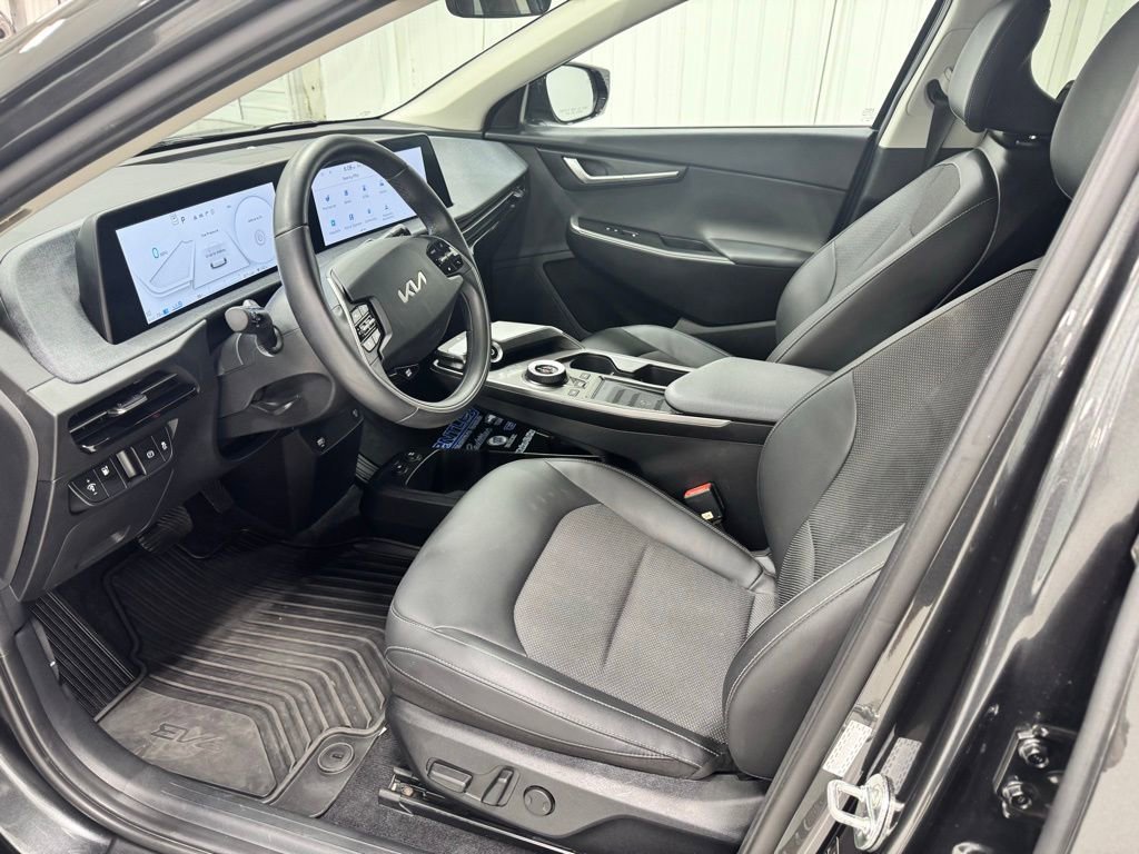 Used 2024 Kia EV6 Light image 25