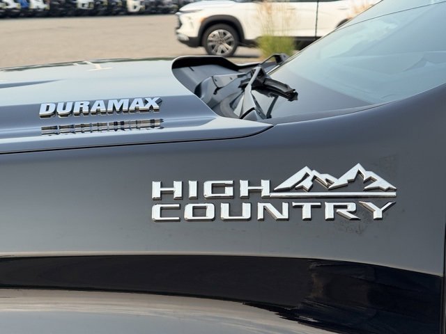 Used 2022 Chevrolet Silverado 1500 High Country w/ Technology Package image 12