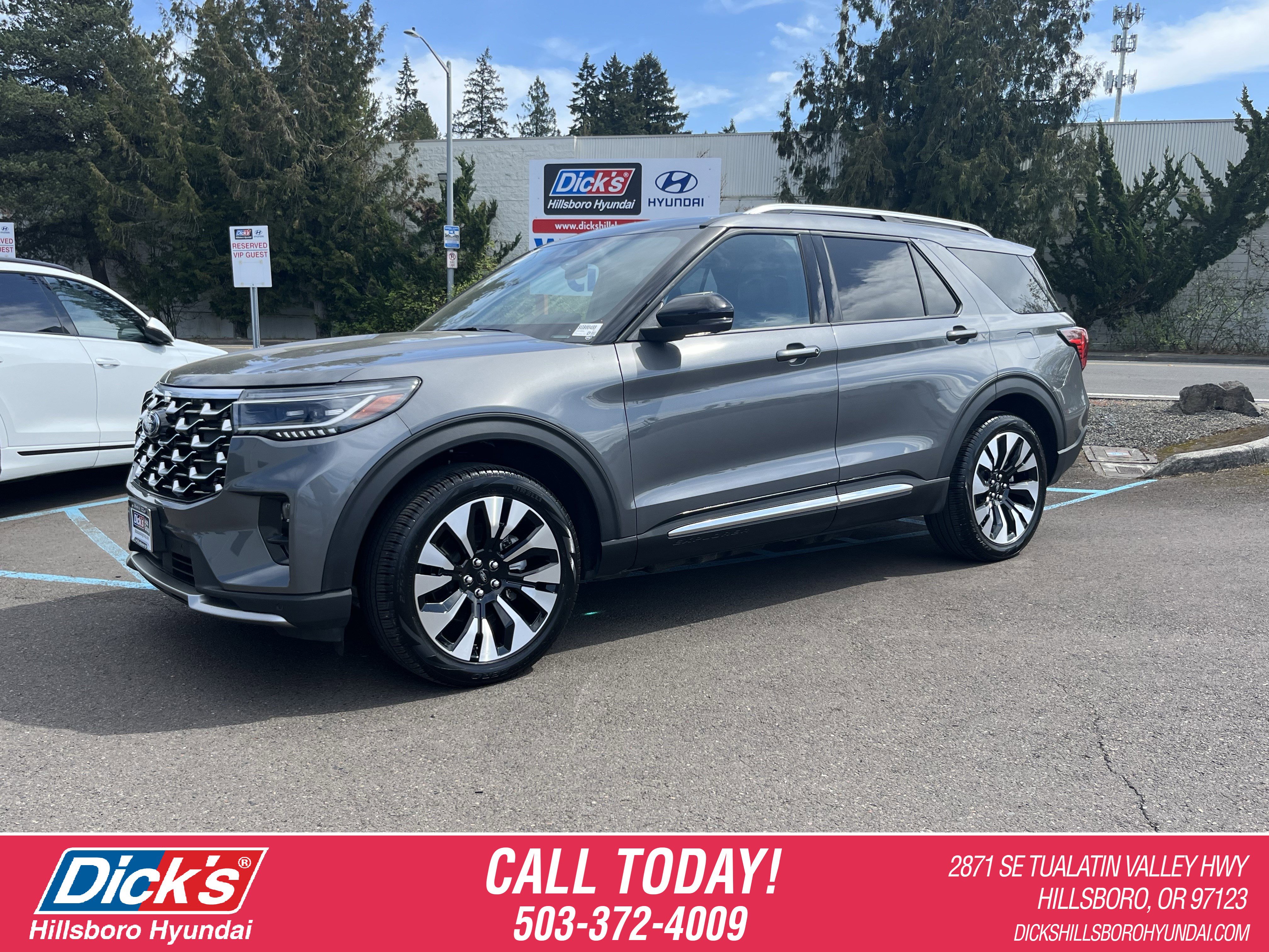 Used 2025 Ford Explorer Platinum w/ LUX Leather Package image 1