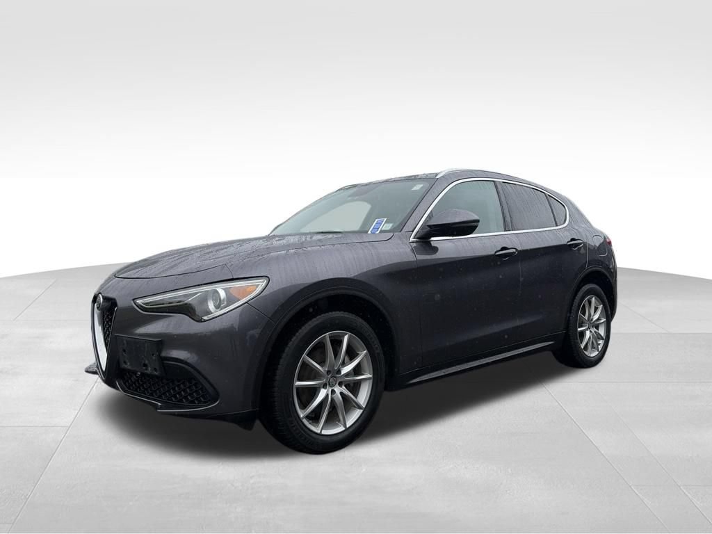 Used 2018 Alfa Romeo Stelvio Ti Lusso AWD/4WD image 3