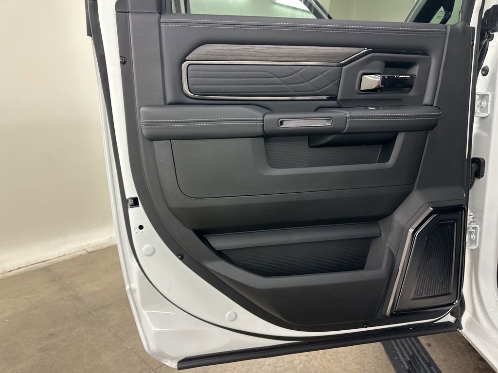 New 2026 RAM 2500 Limited AWD/4WD image 26