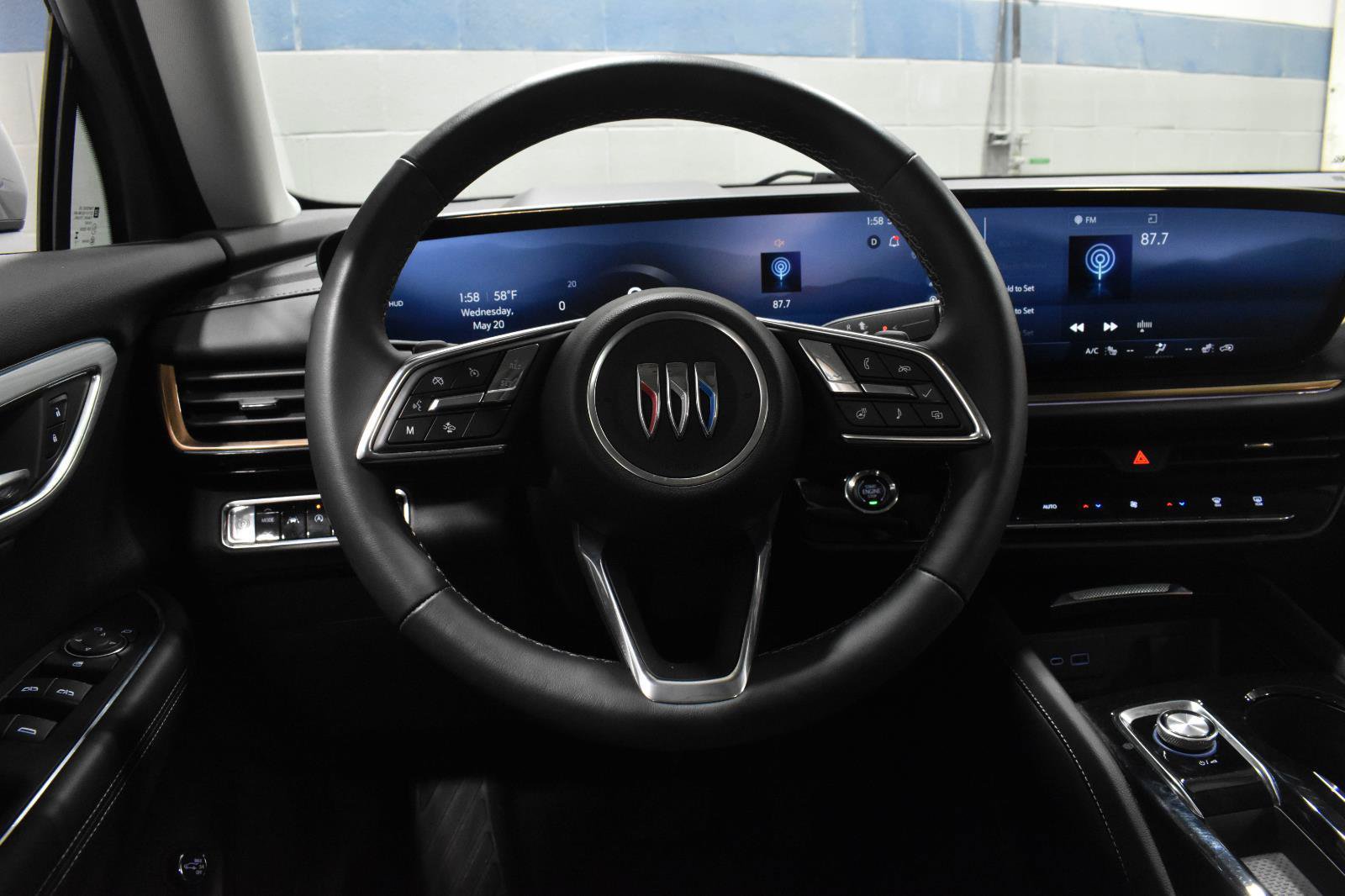 Used 2024 Buick Envision Avenir AWD/4WD image 10