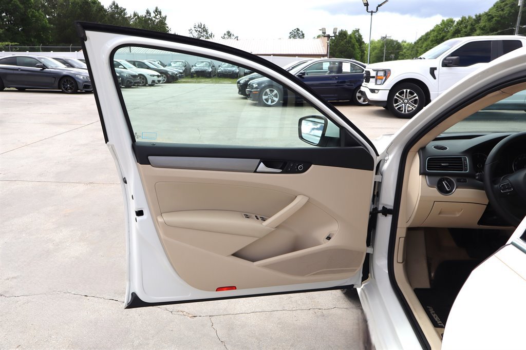 Used 2014 Volkswagen Passat TDI SE FWD image 30