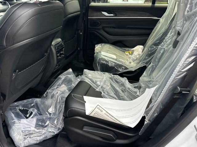 New 2026 Jeep Grand Cherokee L Limited AWD/4WD image 13