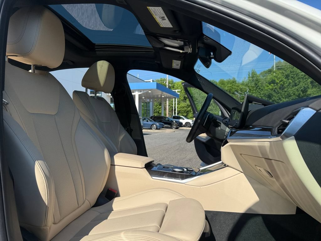 Used 2023 BMW 330i xDrive Sedan w/ Driving Assistance Package AWD/4WD image 26