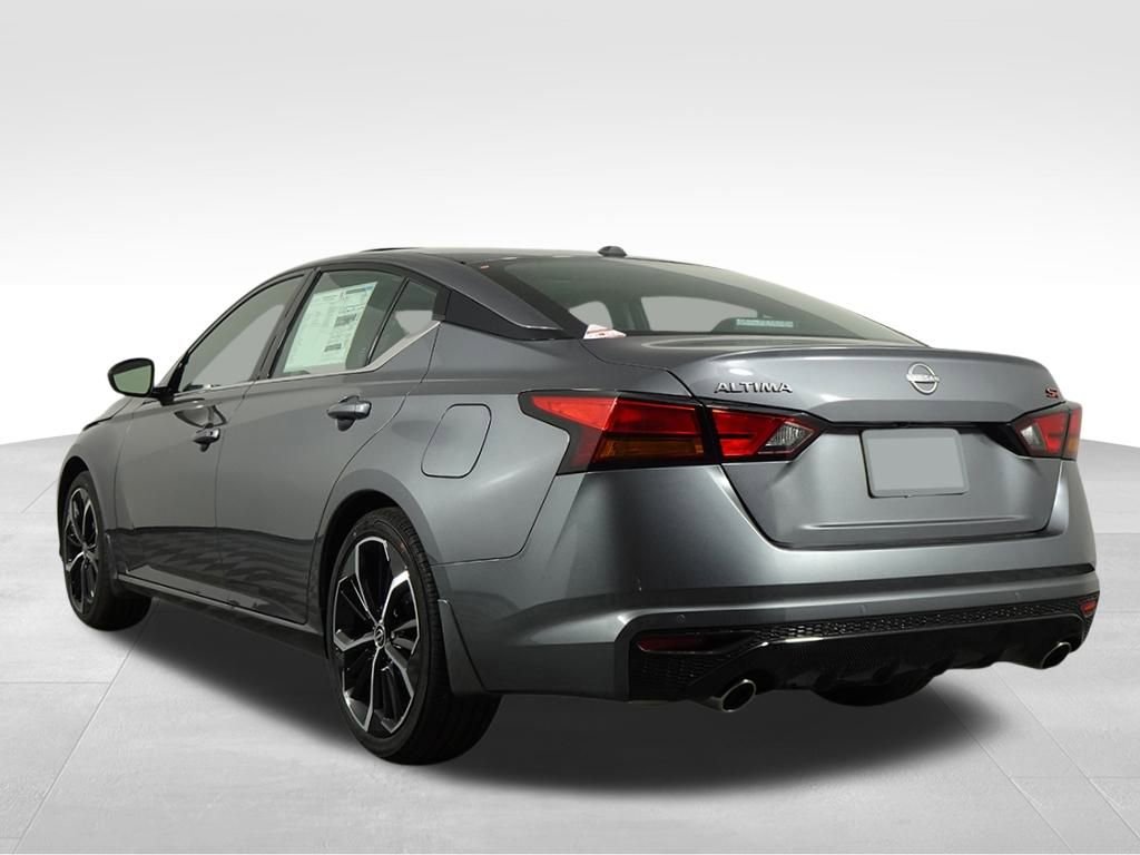 New 2025 Nissan Altima 2.5 SR w/ SR Premium Package FWD image 3