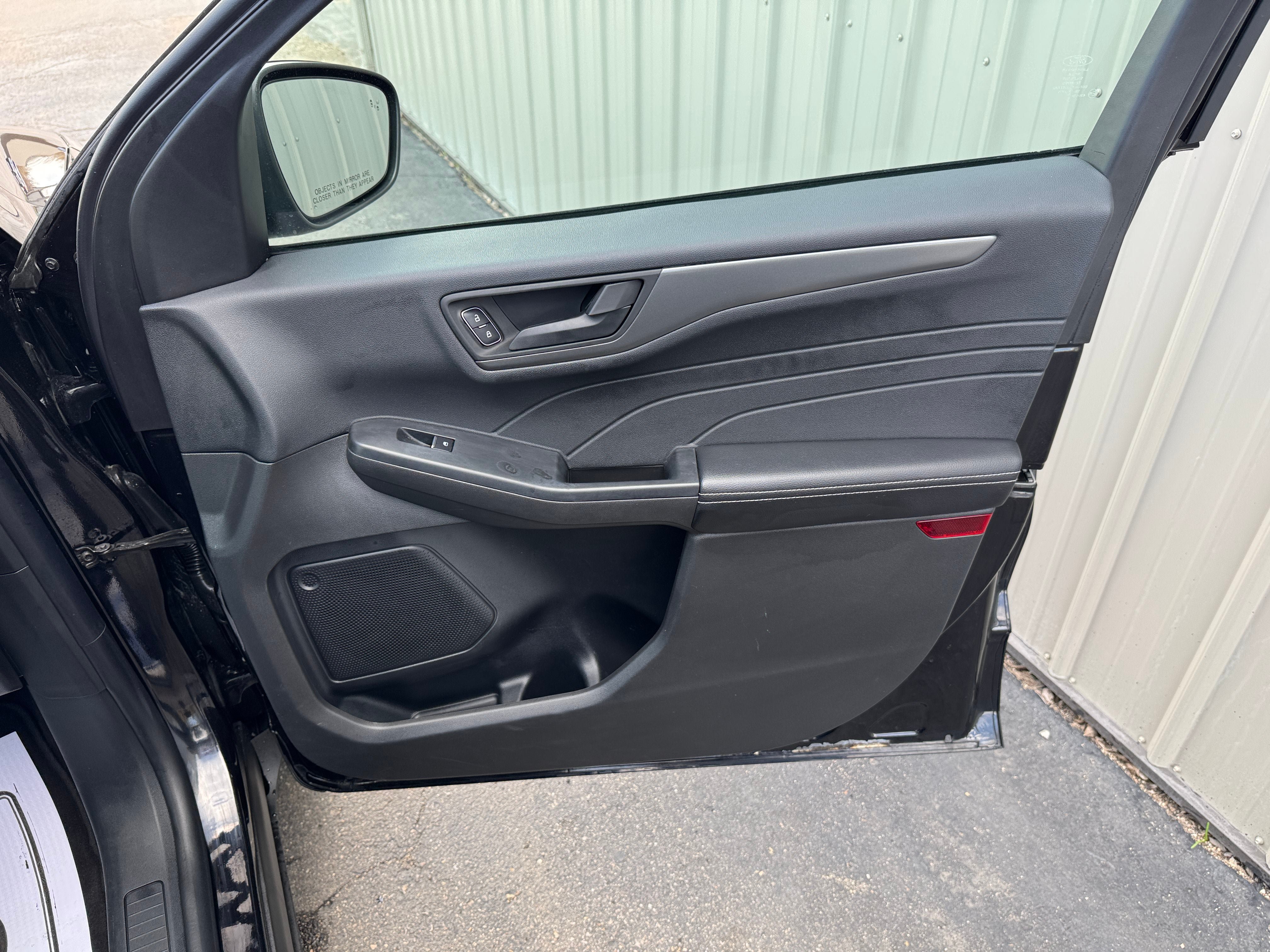 Used 2025 Ford Escape Active AWD/4WD image 24