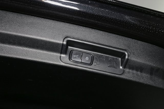 Used 2023 Ford Explorer XLT w/ Equipment Group 202A image 12