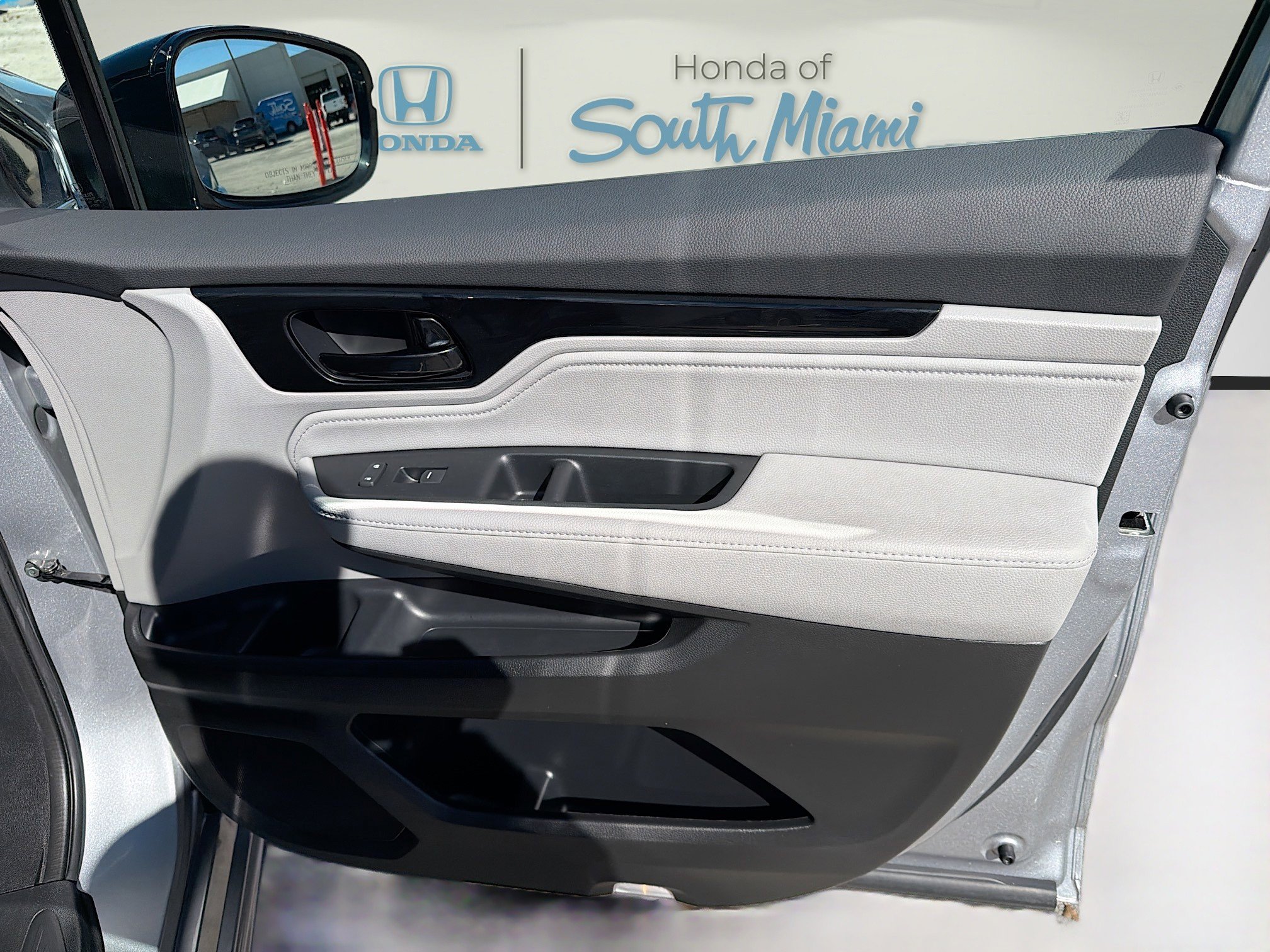 Used 2023 Honda Odyssey Elite image 32