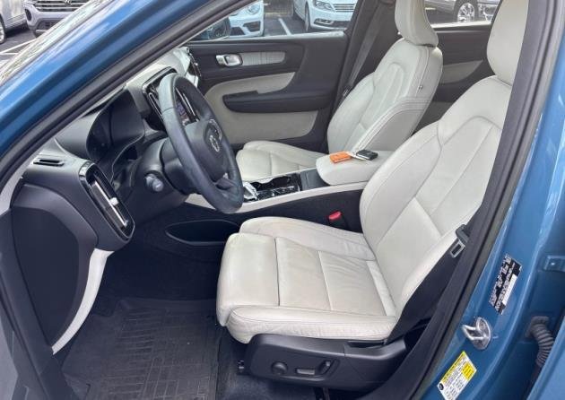 Certified 2023 Volvo XC40 B5 Plus w/ Driver Assist Package image 12