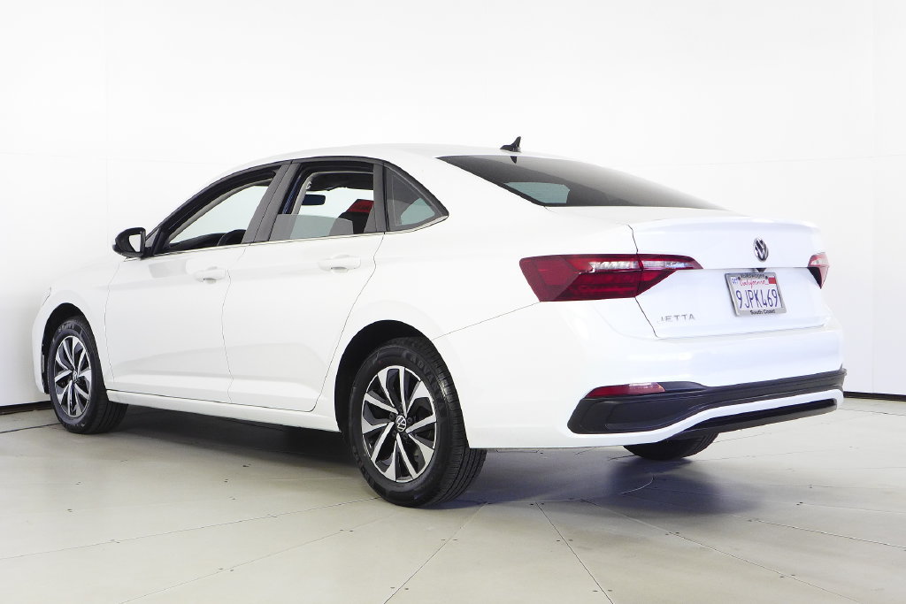Certified 2023 Volkswagen Jetta S FWD image 9