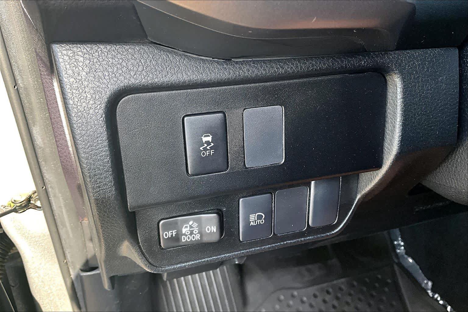 Used 2022 Toyota Tacoma SR5 w/ Technology Package AWD/4WD image 35