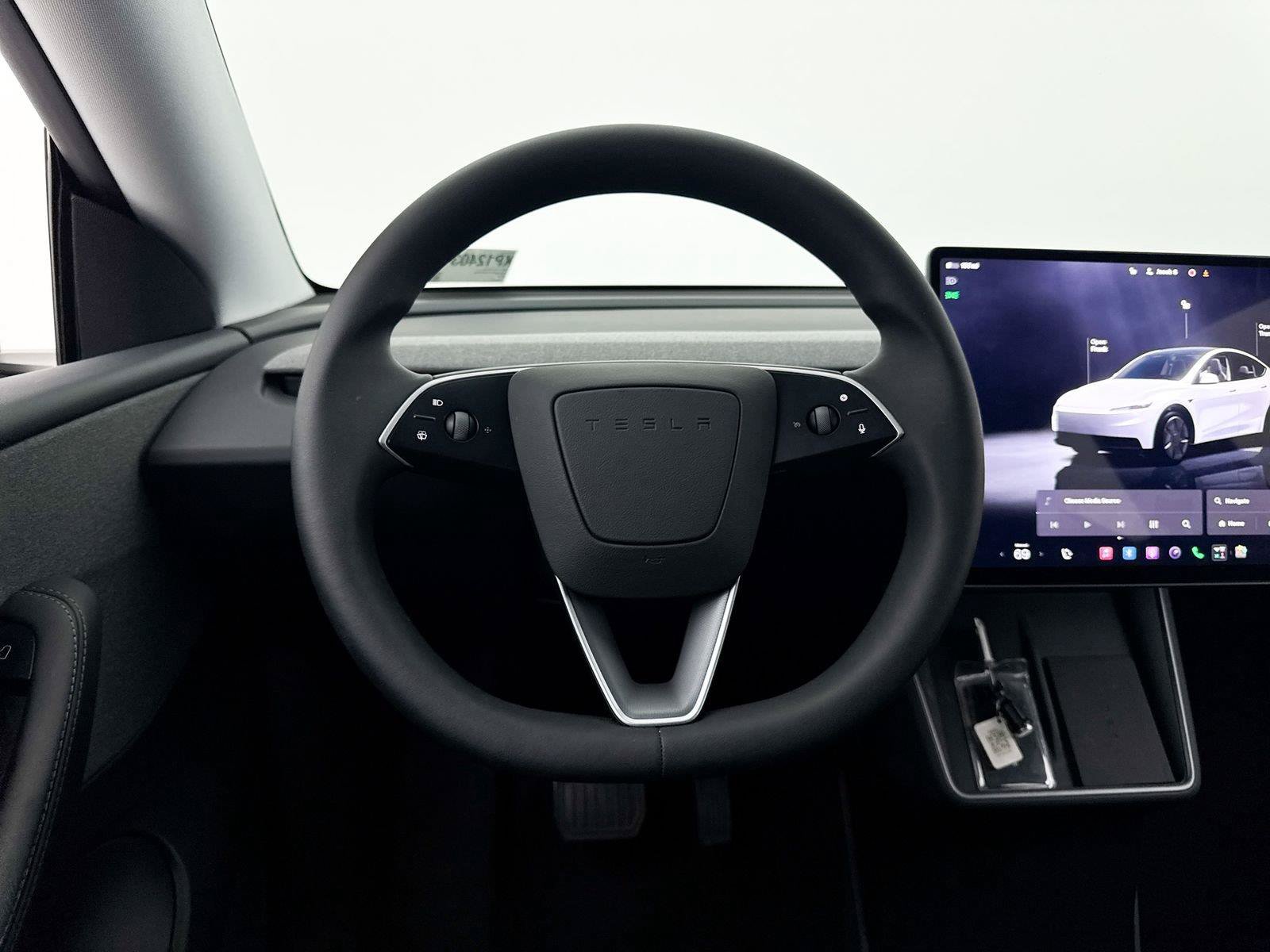 Used 2026 Tesla Model Y 2WD image 3