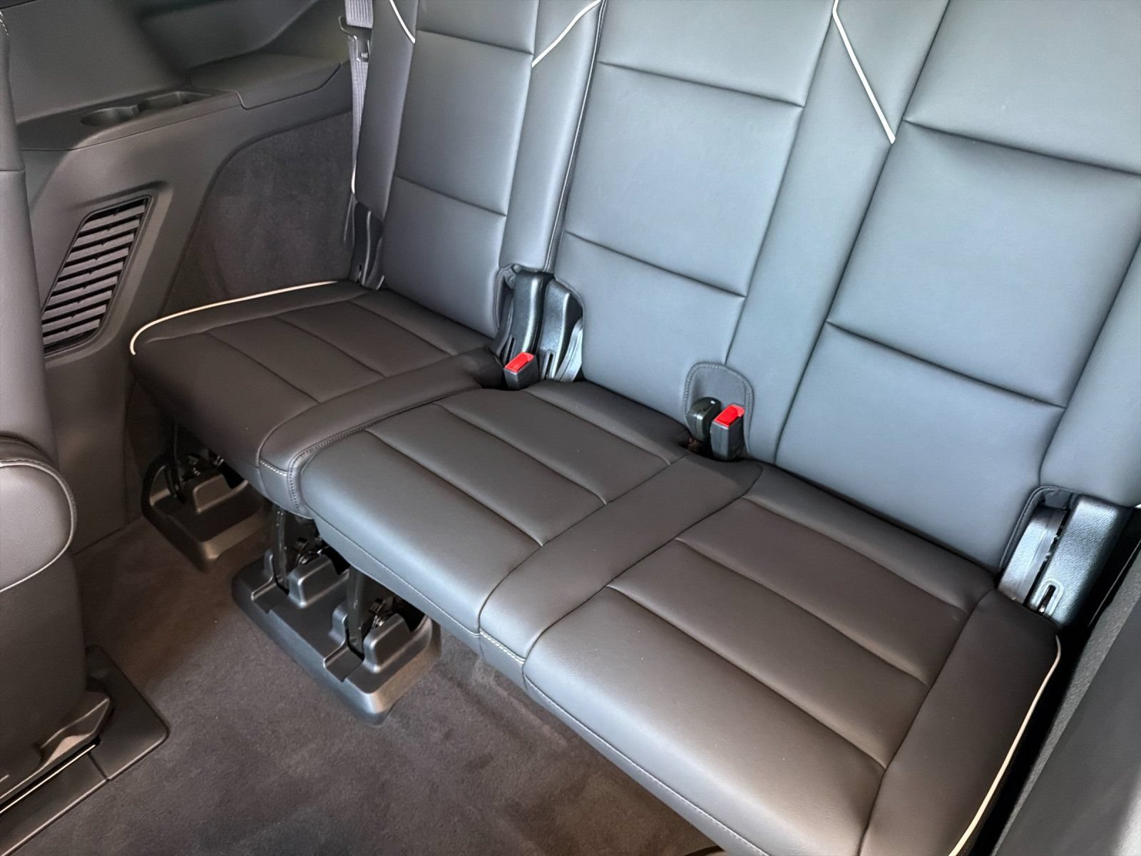 New 2026 Cadillac Escalade Sport AWD/4WD image 14