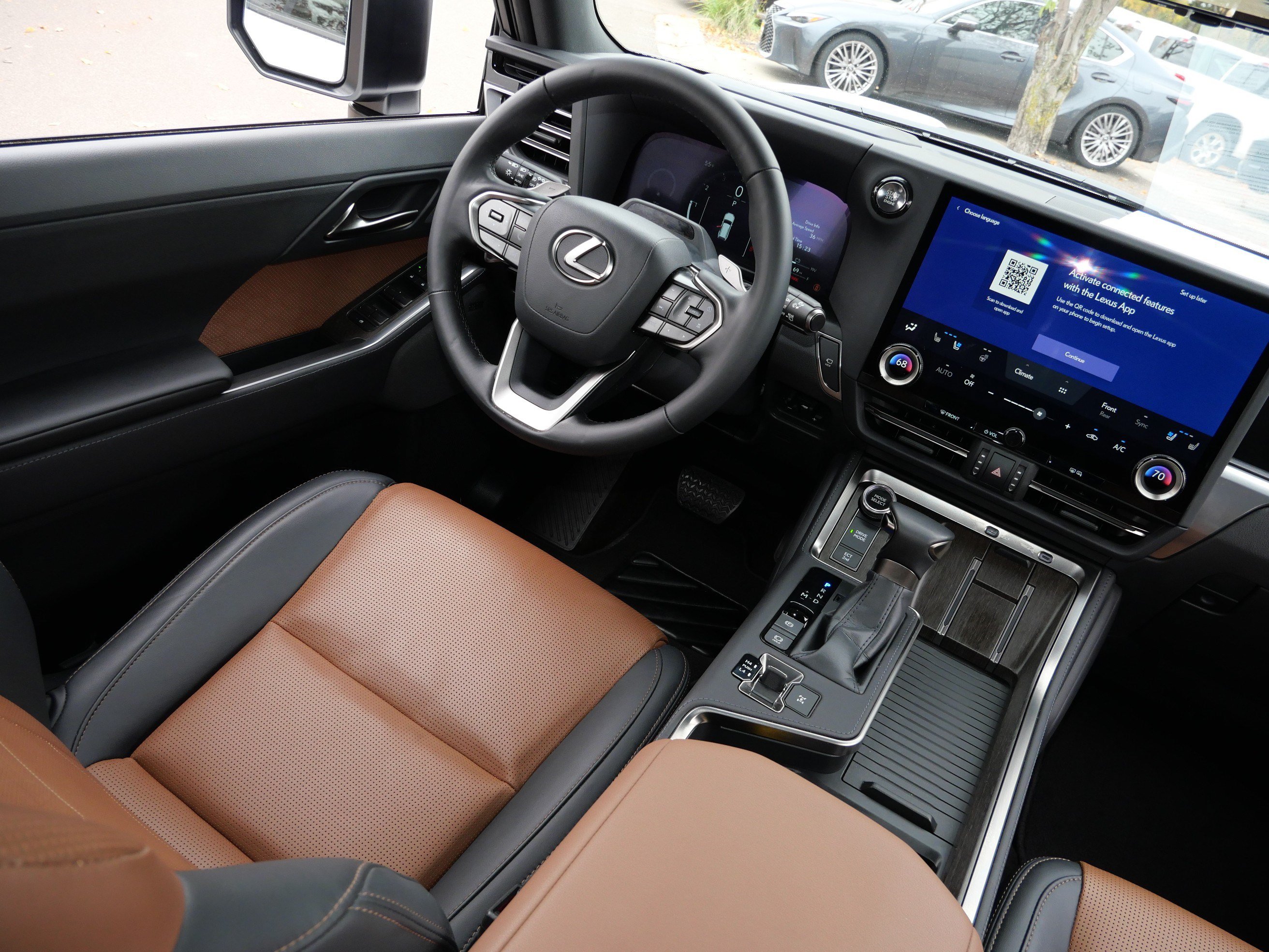 Used 2025 Lexus GX 550 w/ Accessory Package (2T) AWD/4WD image 9
