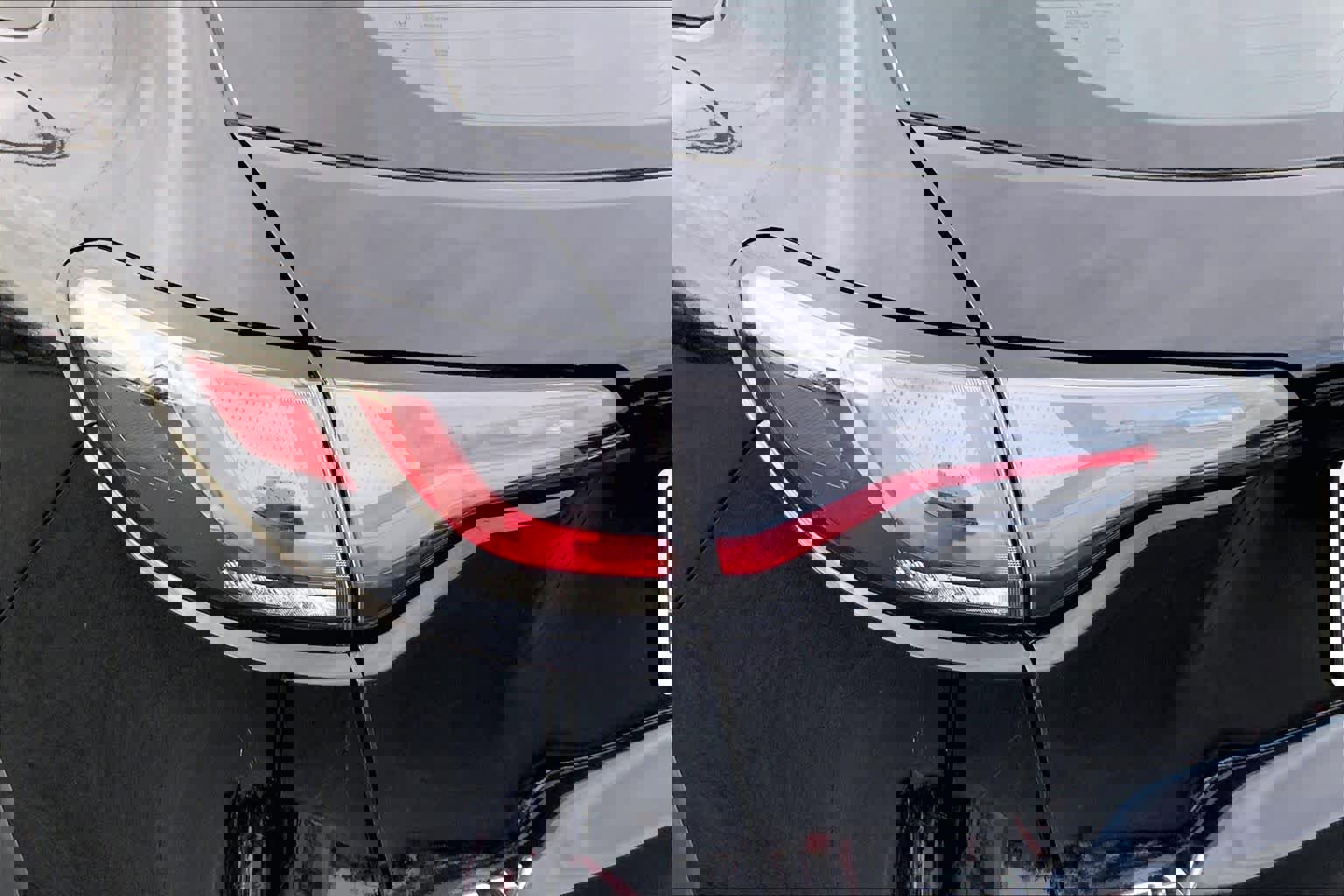 Used 2025 Honda HR-V LX image 29