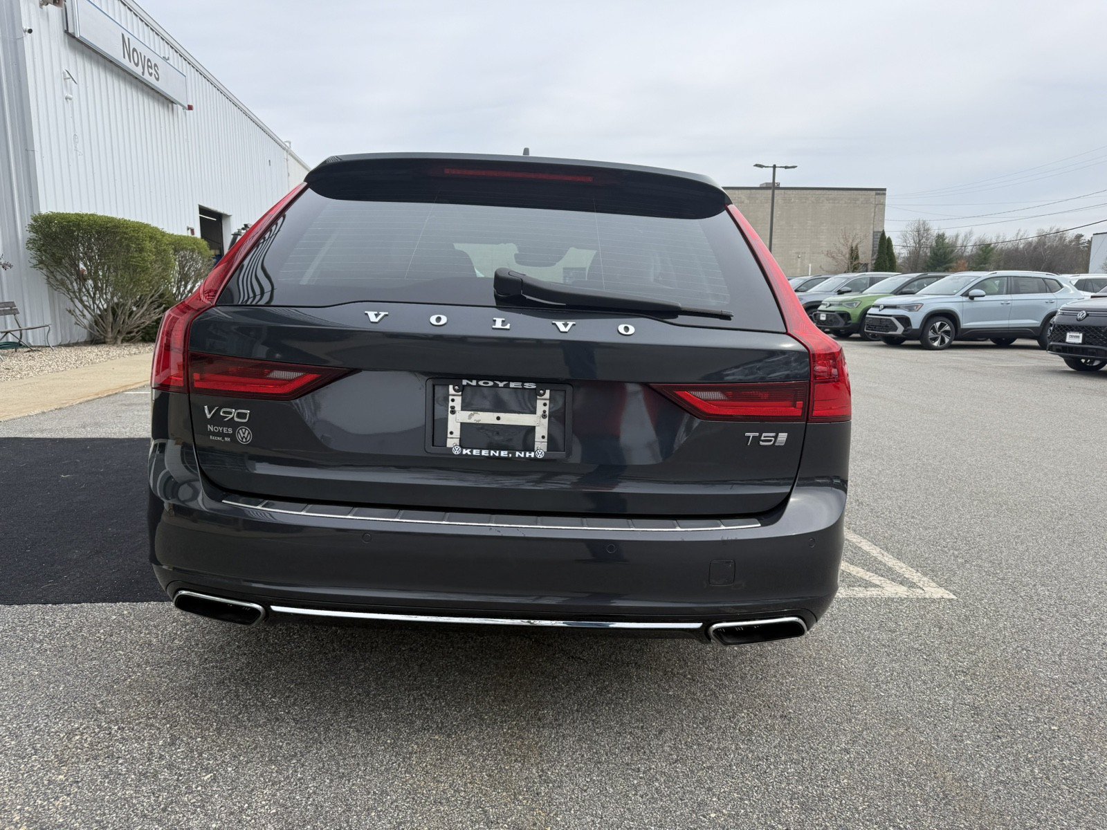 Used 2018 Volvo V90 T5 Inscription FWD image 4