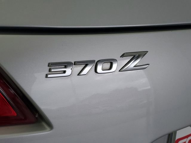Used 2016 Nissan 370Z w/ Sport Package image 8