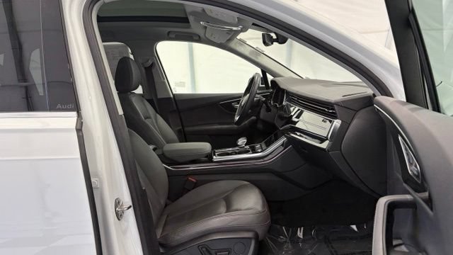 Used 2025 Audi Q7 3.0T Premium Plus AWD/4WD image 24