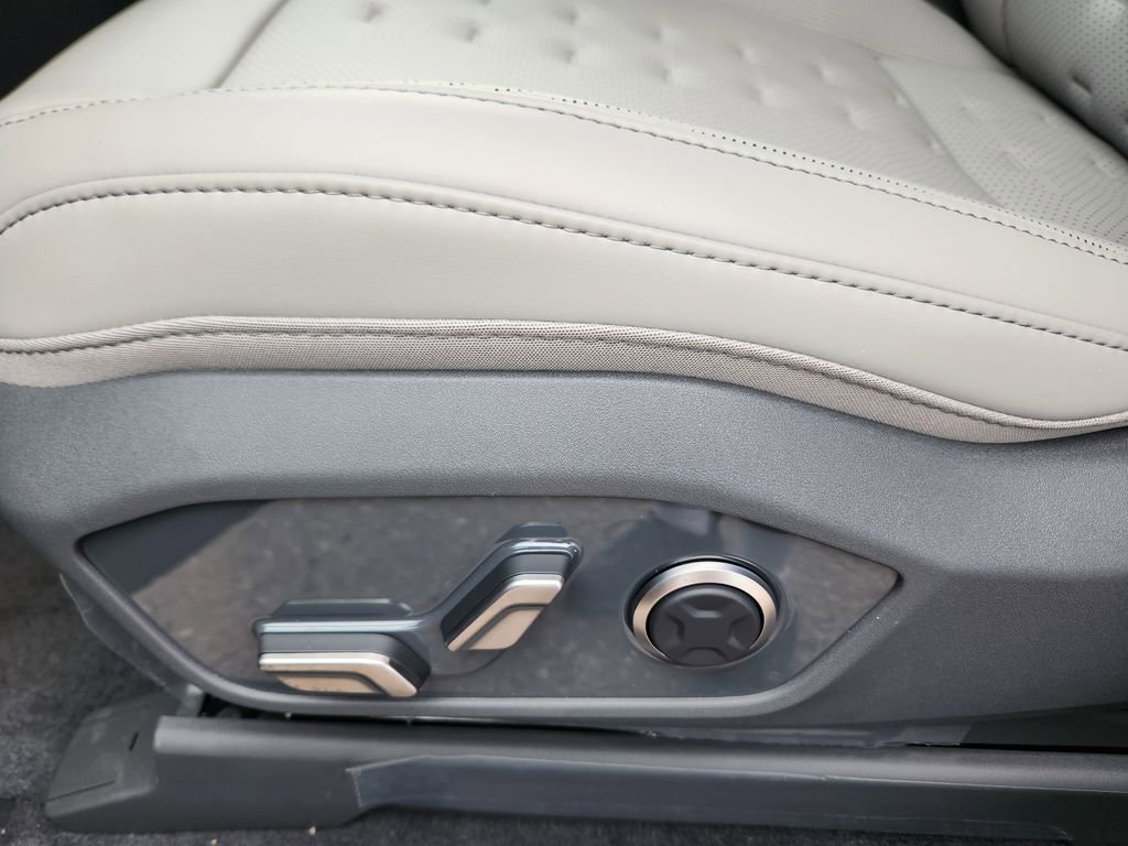 New 2026 Kia EV9 Wind image 9