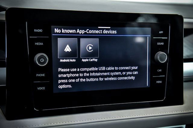 Certified 2025 Volkswagen Taos SE w/ Panoramic Sunroof Package AWD/4WD image 12