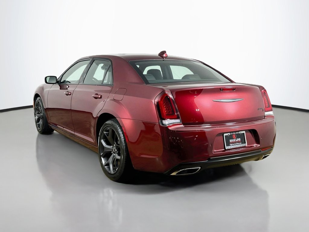 Used 2023 Chrysler 300 S RWD image 5