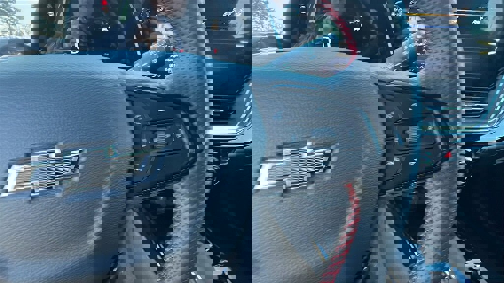 New 2026 Chevrolet Trax RS w/ Sunroof Package image 21