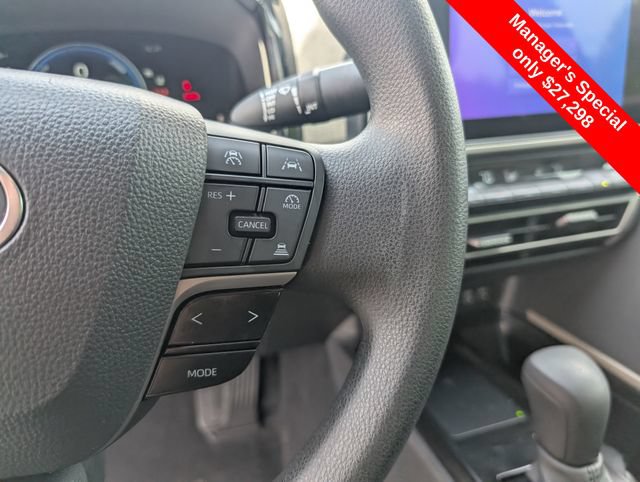 Used 2025 Toyota Camry LE AWD/4WD image 17