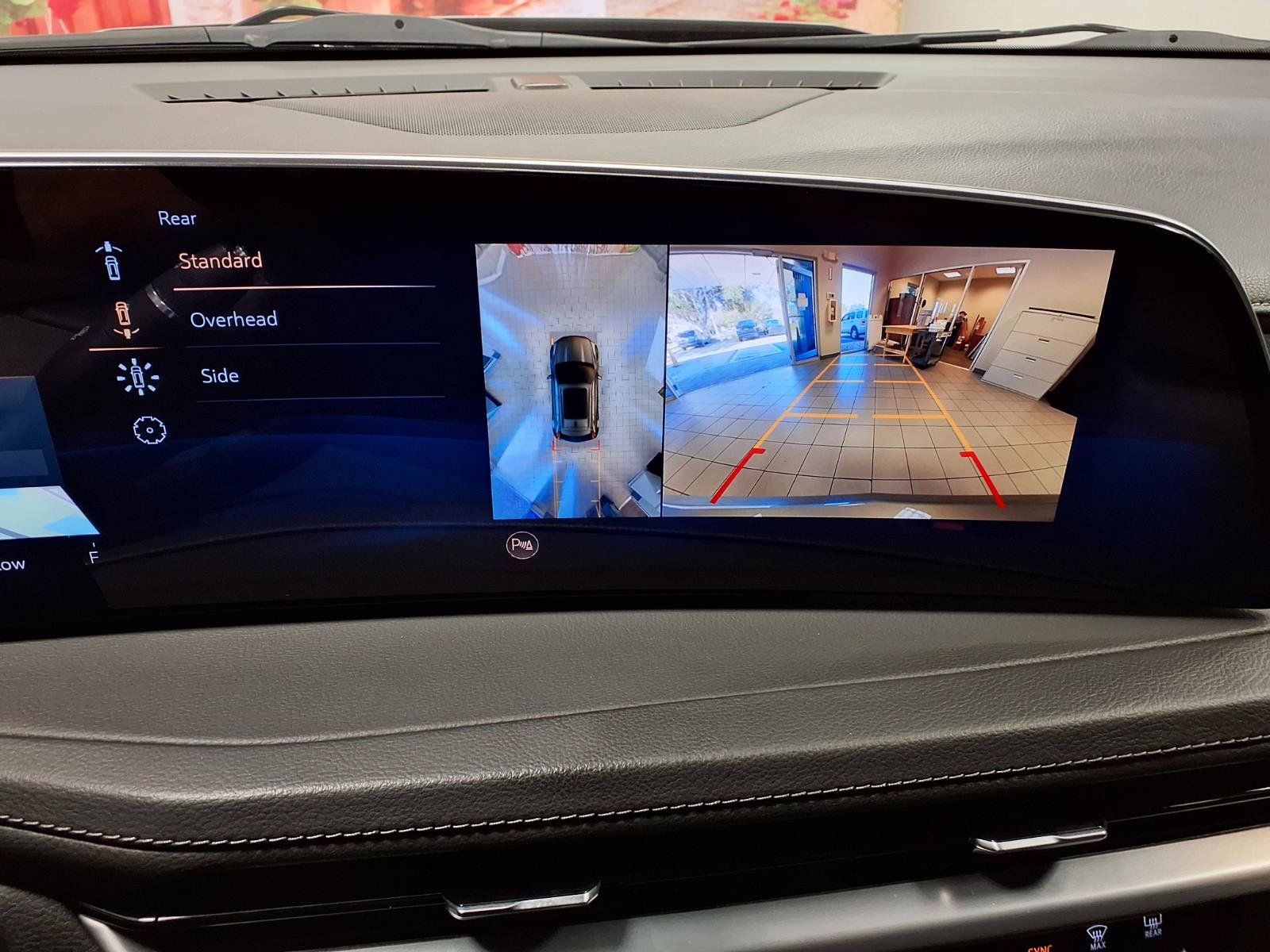 Used 2025 Cadillac XT4 Premium Luxury FWD image 25