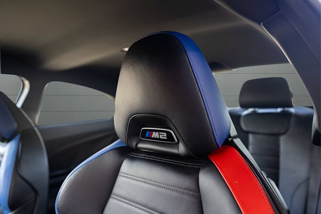 Used 2023 BMW M2 w/ Lighting Package RWD image 32