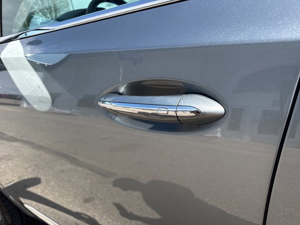 Used 2024 Buick Enclave Essence w/ Experience Buick Package image 13