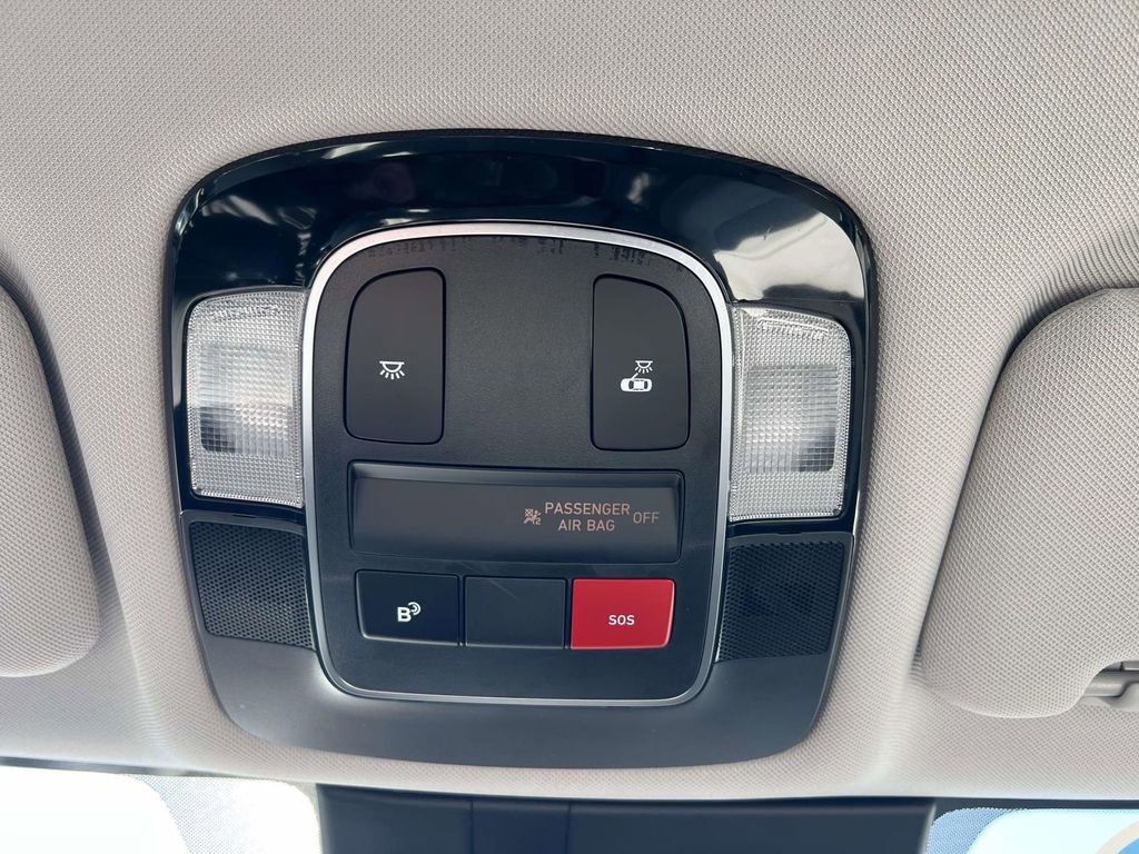 Certified 2025 Hyundai Sonata SE image 30