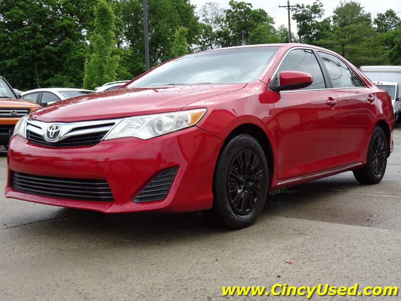 Used 2012 Toyota Camry LE FWD image 3