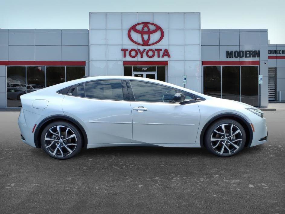 Used 2026 Toyota Prius Plug-In Hybrid FWD image 7