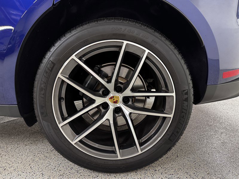 Used 2025 Porsche Macan w/ Premium Package Plus AWD/4WD image 21