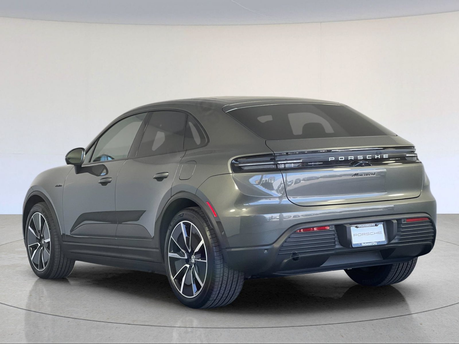 New 2026 Porsche Macan 4 Electric AWD/4WD image 3