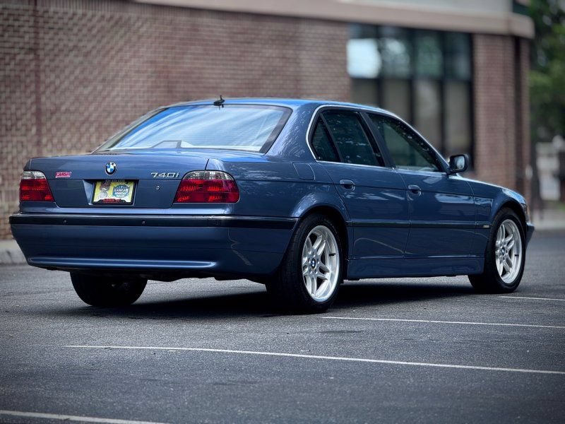 Used 2001 BMW 740i RWD image 7