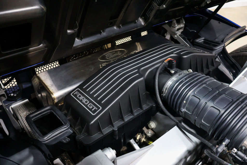 Used 2006 Ford GT RWD image 48