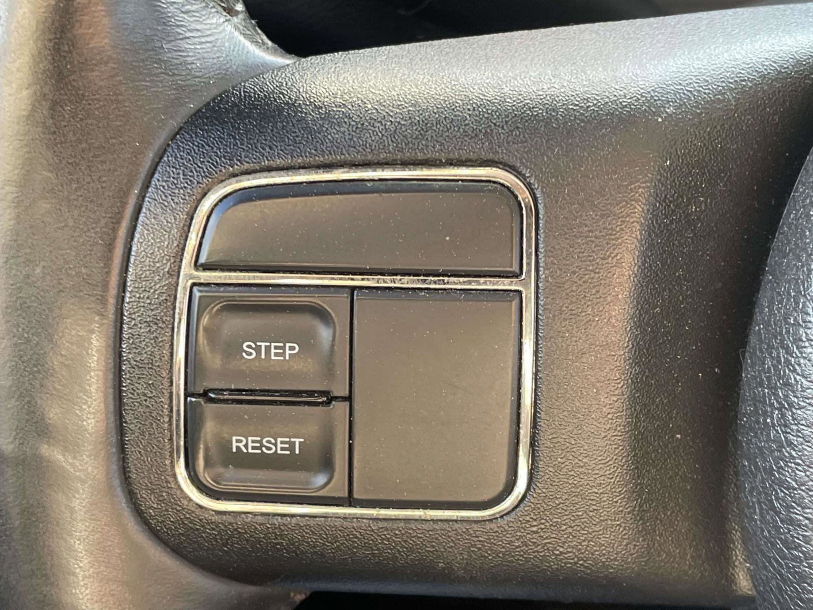 Used 2013 Jeep Wrangler Unlimited Rubicon image 13