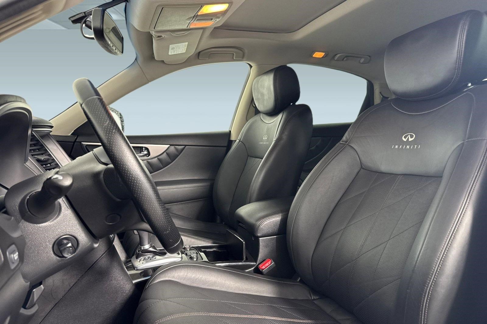 Used 2010 INFINITI FX35 AWD w/ Navigation Pkg image 21