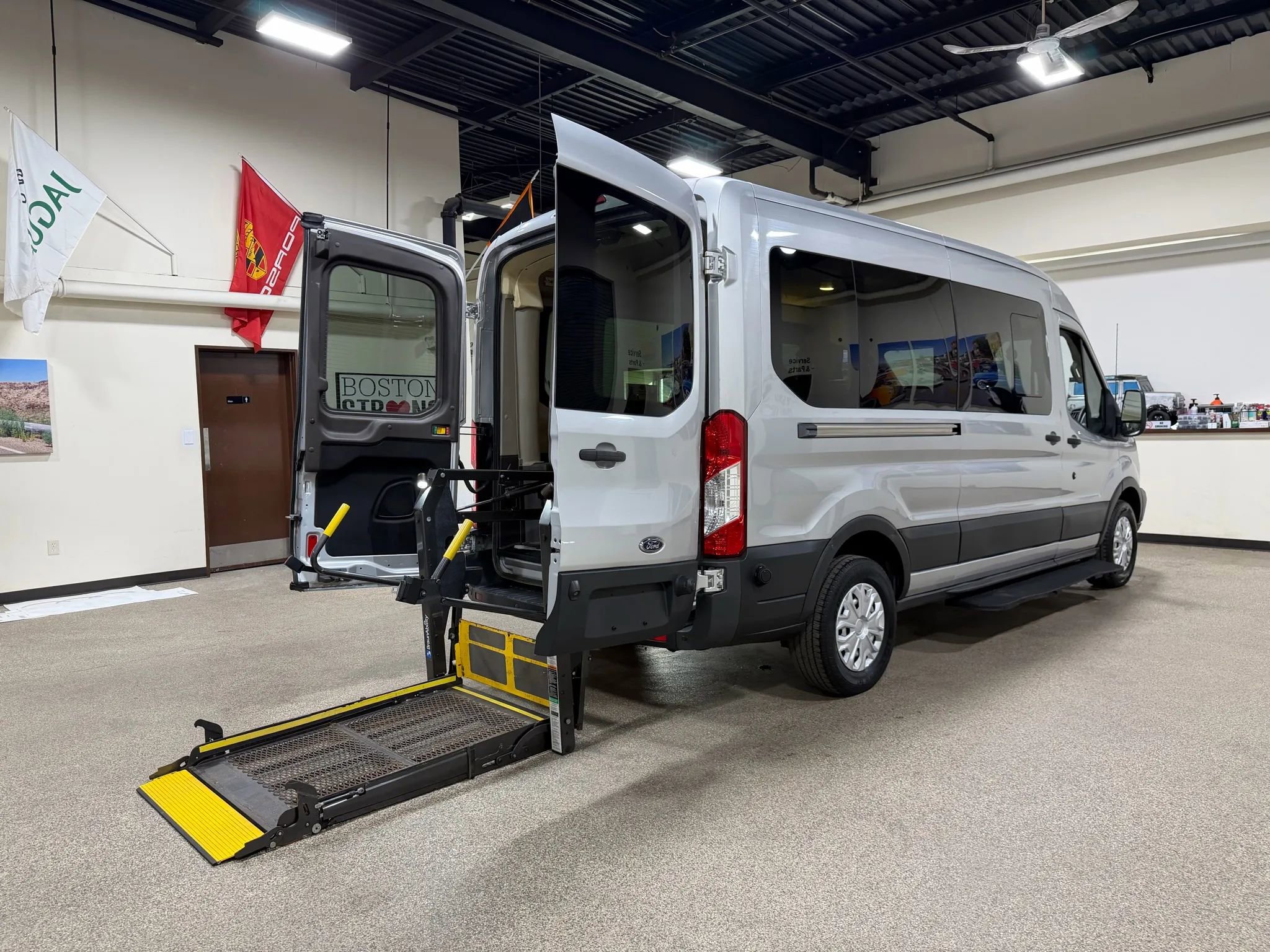 Used 2015 Ford Transit 250 148 Medium Roof RWD image 41